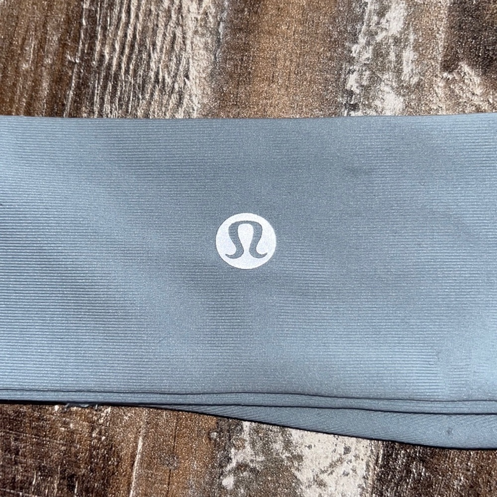 Lululemon Fly Away Tamer Headband